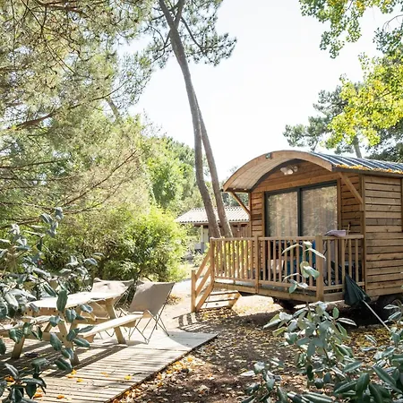 Huttopia Kamp alanı *